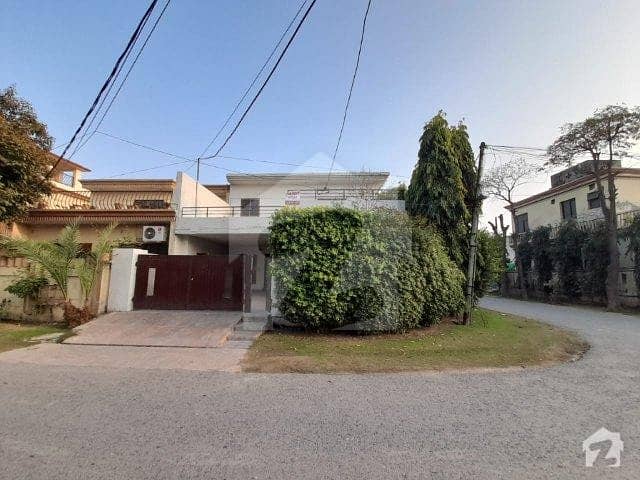 CHOHAN OFFER 10 MARLA House Available for Rent in DHA Phase 1
