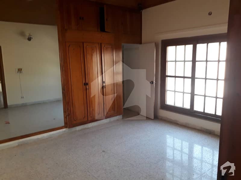 555 Sq Yd Beautiful House  For Rent In F10 Islamabad  5 Beds With 5 Attached Bath