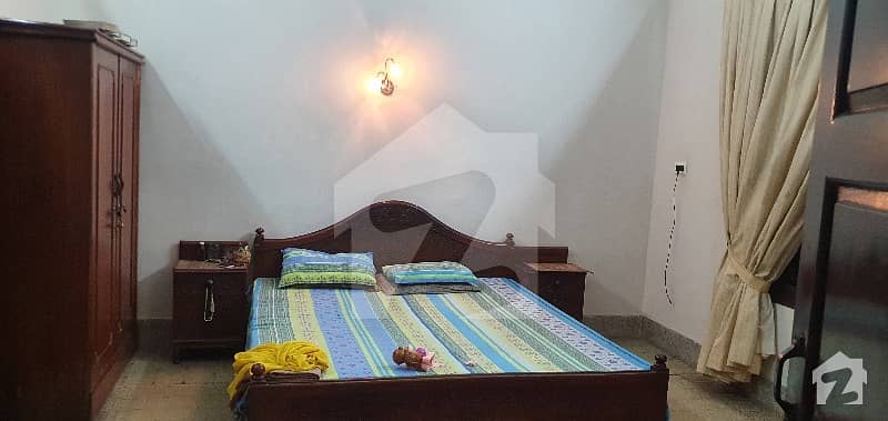 ناظم آباد - بلاک 1 ناظم آباد کراچی میں 6 کمروں کا 9 مرلہ مکان 3.5 کروڑ میں برائے فروخت۔