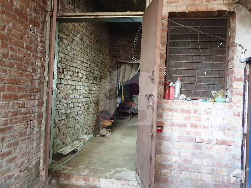 کالونی لاہور میں 2 کمرے کا 2.5 مرلہ مکان 18 لاکھ میں برائے فروخت۔
