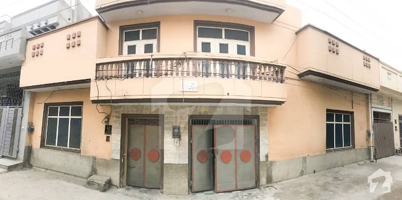 اقصی ٹاؤن فیصل آباد میں 6 کمروں کا 10 مرلہ مکان 1.3 کروڑ میں برائے فروخت۔