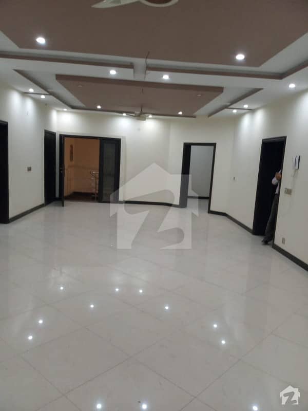 1 Kanal Upper Portion For Rent Cantt