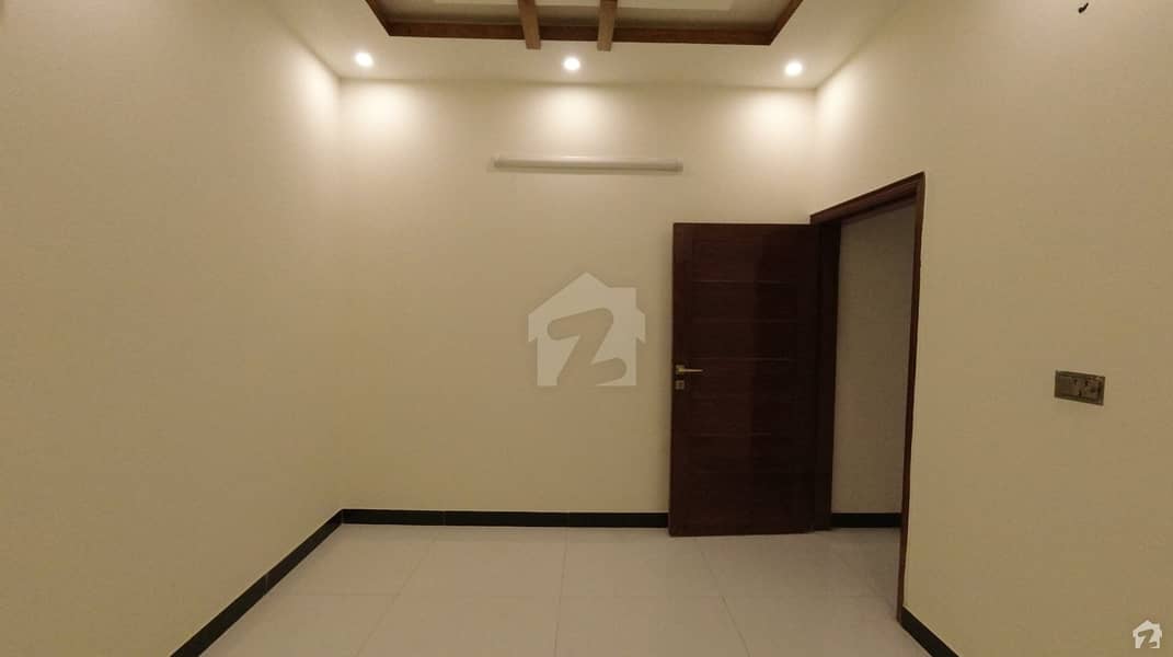 2160  Square Feet Upper Portion In Central Gulshan-E-Iqbal Town For Sale