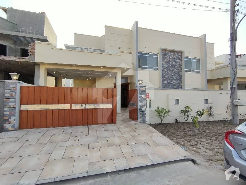 10 Marla Brand New Beautiful Architect House At Hot Location Near Park And Main Gate