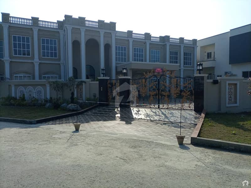 2 Kanal House Is Available For Sale In DC Colony