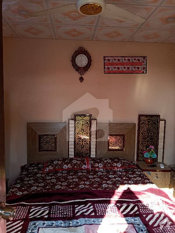 مکھی باغ نزدمحمدی مسجد حیدر آباد میں 6 کمروں کا 4 مرلہ مکان 60 لاکھ میں برائے فروخت۔