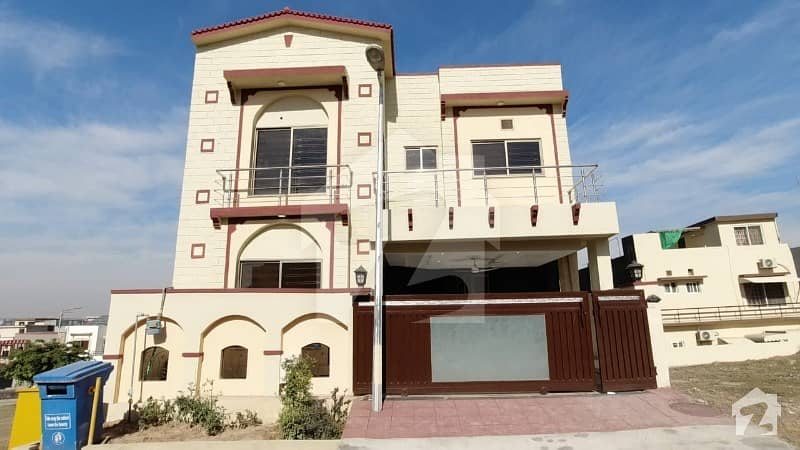 Triple Storey 7 Marla House For Sale In Abu Bakar Block