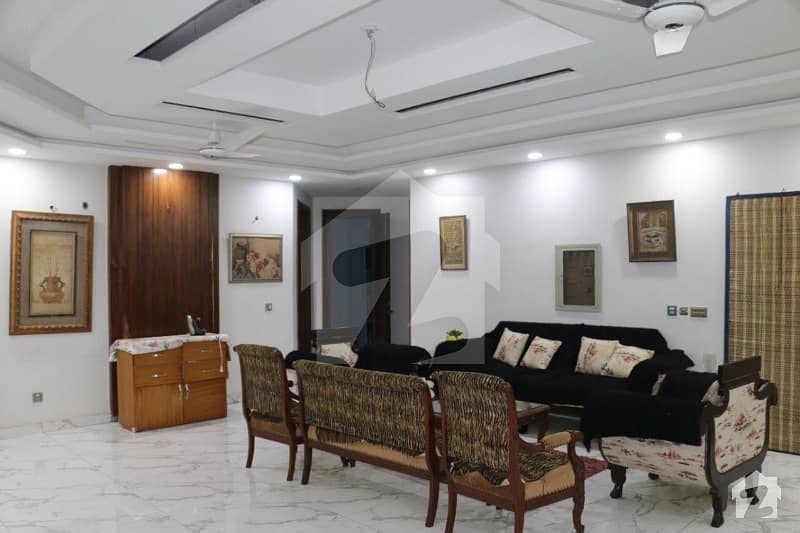 ڈی ایچ اے فیز 1 - بلاک ای فیز 1 ڈیفنس (ڈی ایچ اے) لاہور میں 5 کمروں کا 1 کنال مکان 5.75 کروڑ میں برائے فروخت۔