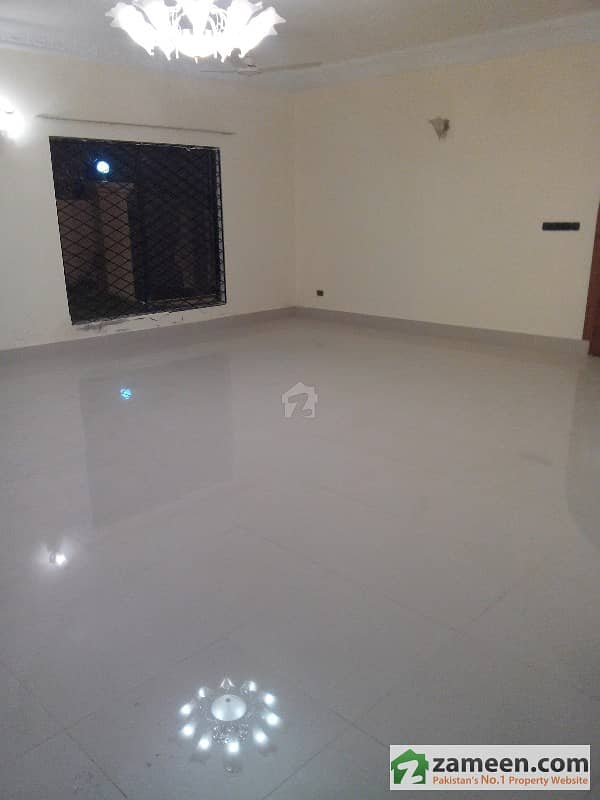 Phase 6 - 1800 Sq/ft Full Floor Apartment With 3 Bedrooms 2nd Floor With Lift Bungalow Facing For Sale