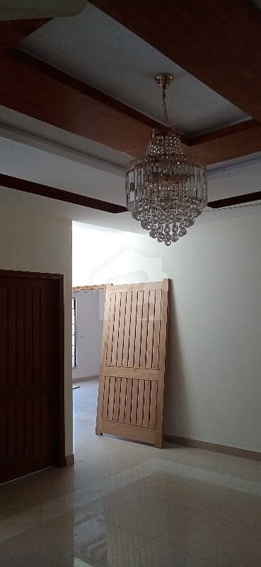 ڈیوائن گارڈنز لاہور میں 10 کمروں کا 14 مرلہ مکان 4.15 کروڑ میں برائے فروخت۔