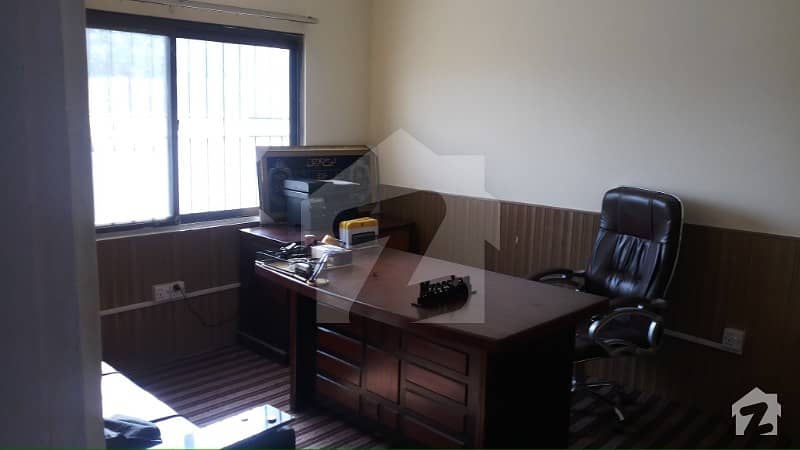 Ideally Located Flat Of 900 Square Feet Is Available For Rent In G-6