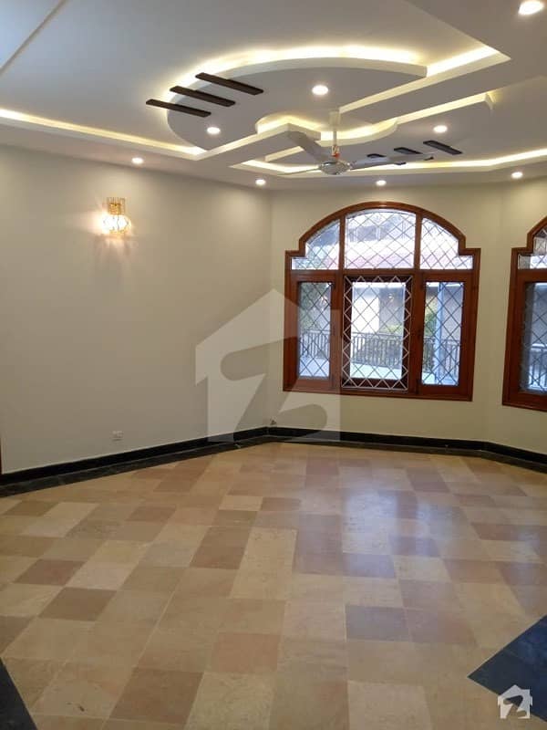 6 Beds House For Sale On Prime Location 6 Beds House For Sale On Prime Location