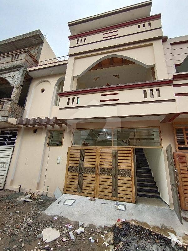 چٹھہ بختاور اسلام آباد میں 6 کمروں کا 5 مرلہ مکان 1.2 کروڑ میں برائے فروخت۔
