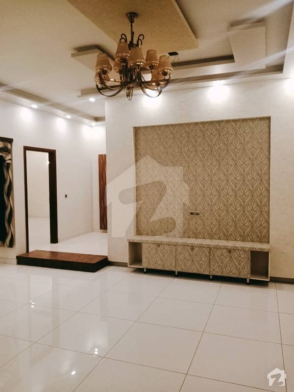 ڈی ایچ اے فیز 6 ڈی ایچ اے کراچی میں 6 کمروں کا 1 کنال مکان 10.65 کروڑ میں برائے فروخت۔