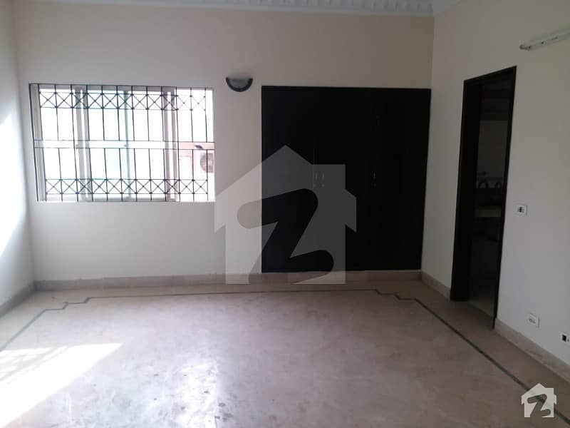 250 Yards House For Sale in Block 1 Clifton