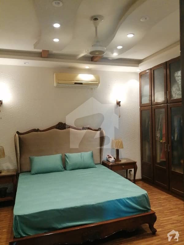ڈی ایچ اے فیز 5 - بلاک اے فیز 5 ڈیفنس (ڈی ایچ اے) لاہور میں 5 کمروں کا 1 کنال مکان 5.25 کروڑ میں برائے فروخت۔