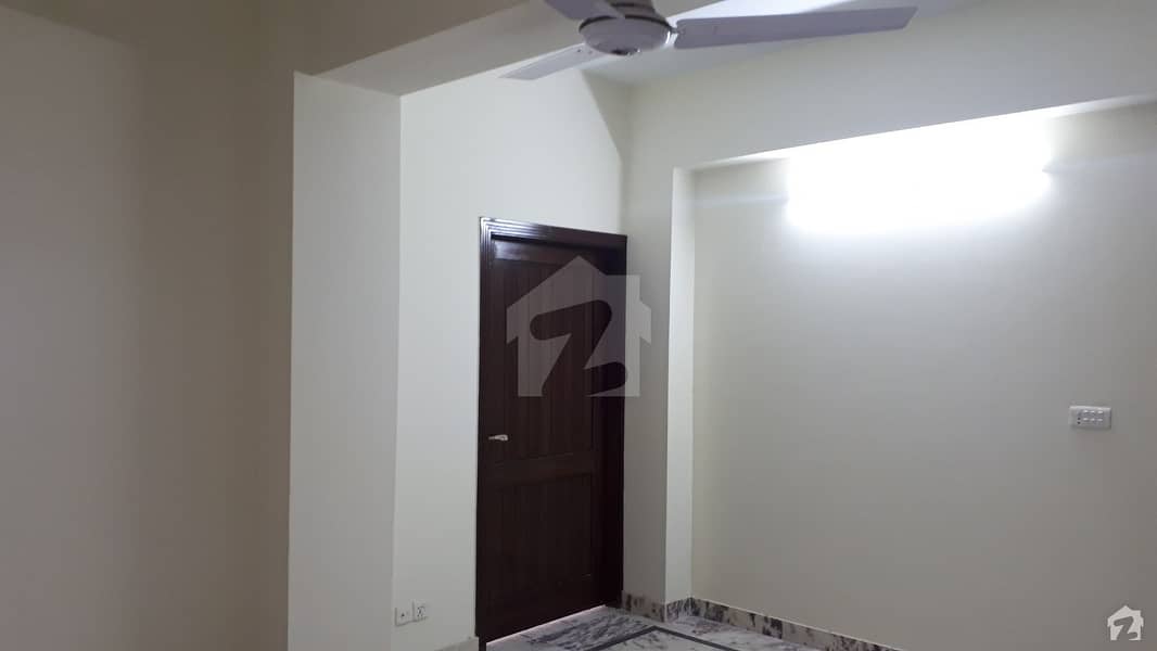 850 Square Feet Flat In Chakri Road Is Available