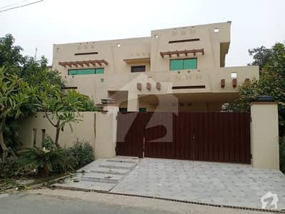 1 Kanal House Is Available For Sale