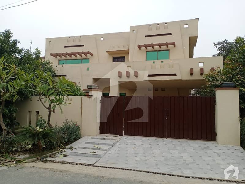 1 Kanal House Is Available For Sale