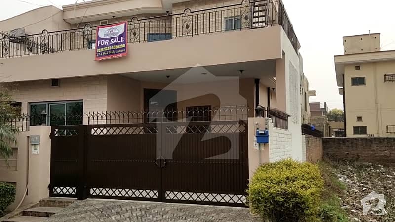 10 Marla 5 Beds House Including Basement For Urgent Sale