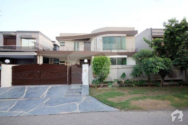 1 Kanal House with ACs  Curtains for Rent in Phase 4 DHA