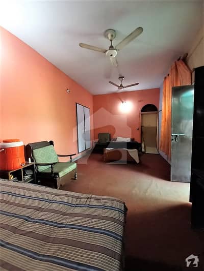 آفیسر کالونی لاہور میں 1 کمرے کا 1 مرلہ کمرہ 15 ہزار میں کرایہ پر دستیاب ہے۔