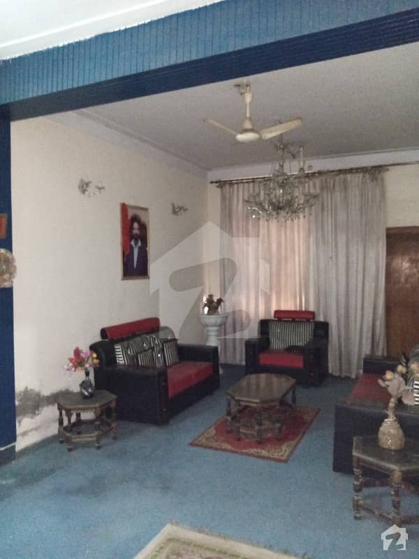 Single Storey House Available For Sale In Zeenat Block