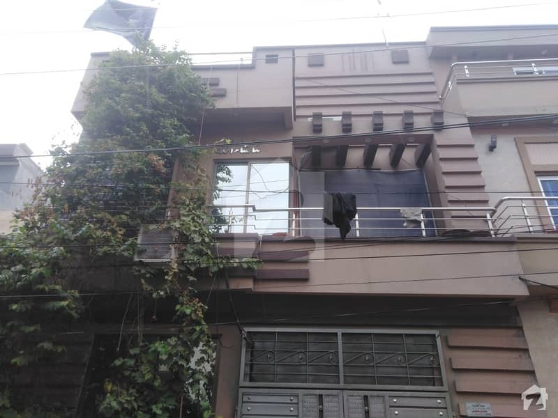 لالہ زار گارڈن لاہور میں 4 کمروں کا 5 مرلہ مکان 1.15 کروڑ میں برائے فروخت۔