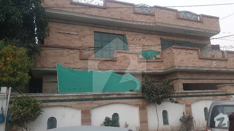 پنجاب کوآپریٹو ہاؤسنگ سوسائٹی لاہور میں 6 کمروں کا 1 کنال مکان 3.35 کروڑ میں برائے فروخت۔