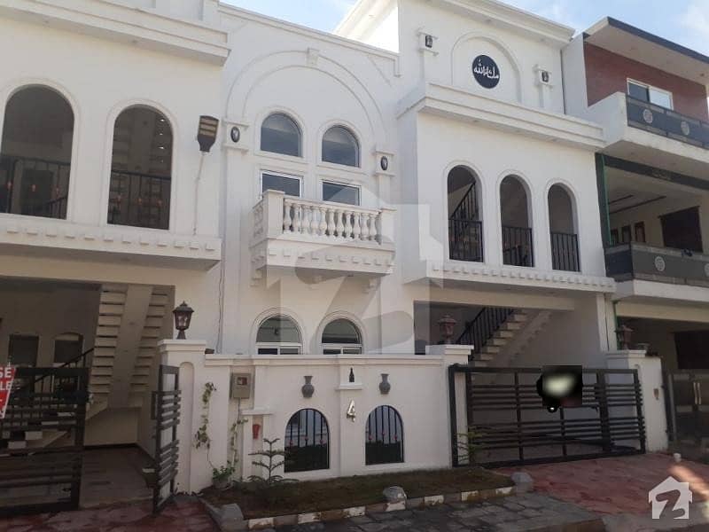 سوان گارڈن ۔ بلاک ایچ سوان گارڈن اسلام آباد میں 5 کمروں کا 6 مرلہ مکان 1.55 کروڑ میں برائے فروخت۔
