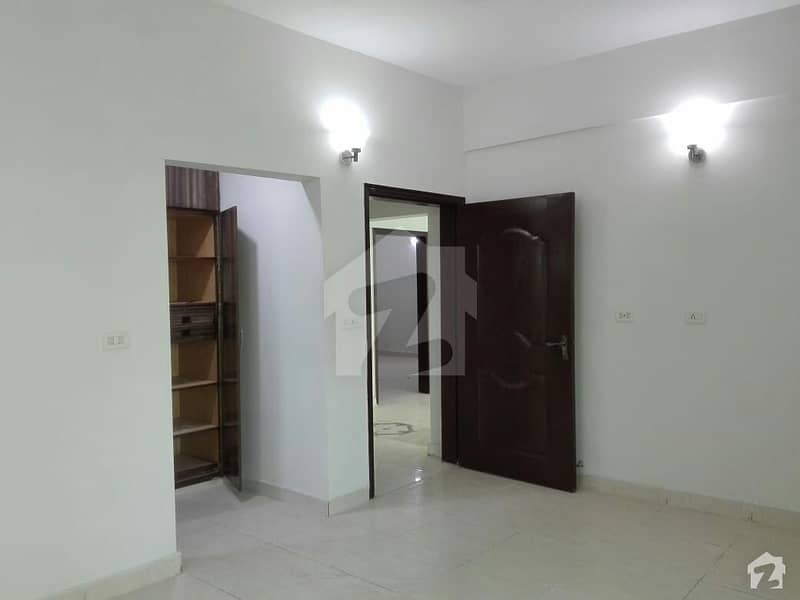 10 Marla Flat In Askari For Rent At Good Location