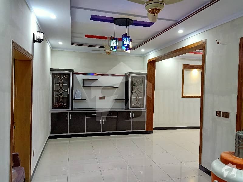 سوان گارڈن ۔ بلاک ایچ سوان گارڈن اسلام آباد میں 5 کمروں کا 7 مرلہ مکان 1.6 کروڑ میں برائے فروخت۔