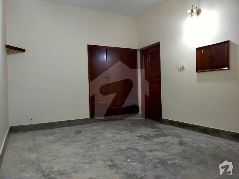 لنک روڈ ایبٹ آباد میں 5 کمروں کا 7 مرلہ مکان 2.2 کروڑ میں برائے فروخت۔