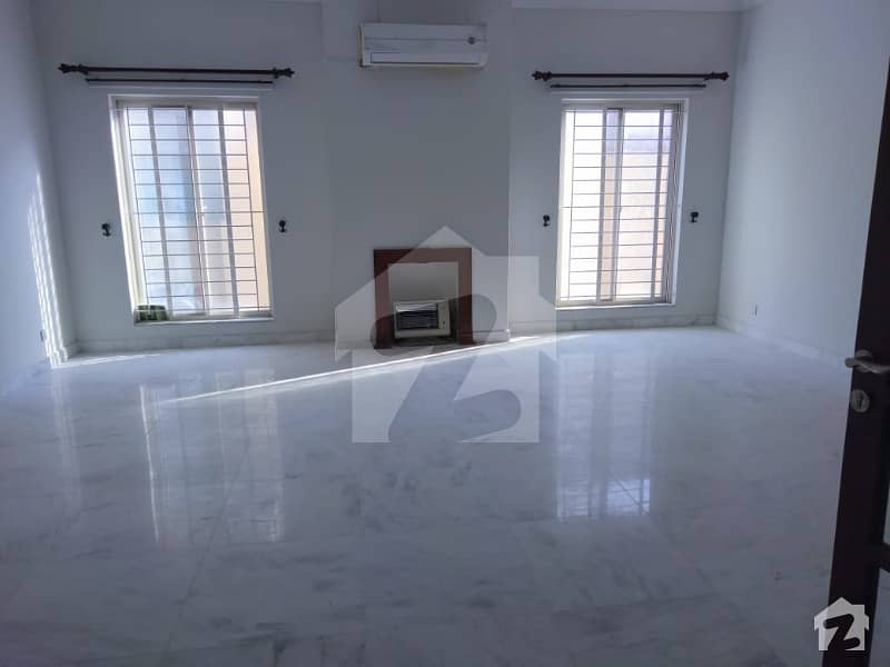 1 Kanal Beautiful house for rent in F83
