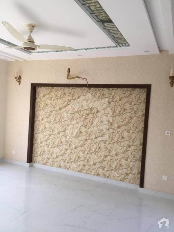 بحریہ ٹاؤن سیکٹرڈی بحریہ ٹاؤن لاہور میں 5 کمروں کا 10 مرلہ مکان 70 ہزار میں کرایہ پر دستیاب ہے۔