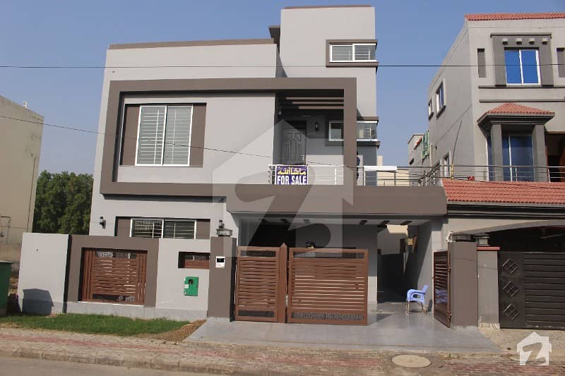 10 Marla House Available In Overseas Block