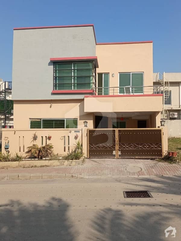 بحریہ ٹاؤن راولپنڈی راولپنڈی میں 3 کمروں کا 6 مرلہ مکان 1.15 کروڑ میں برائے فروخت۔