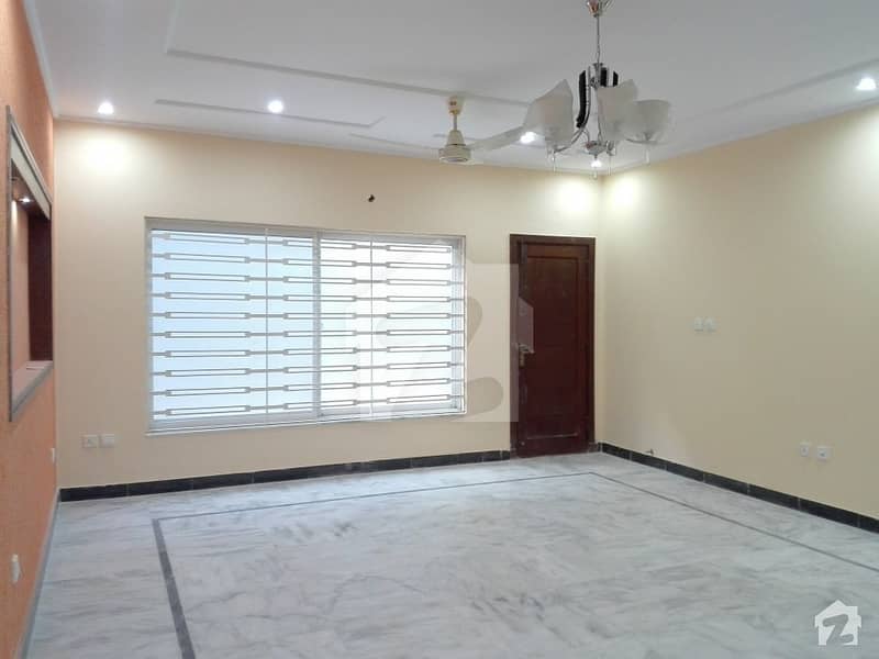 Bahria Town Rawalpindi Flat Sized 800 Square Feet Is Available