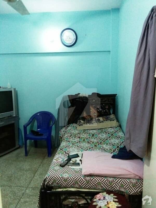 یونیورسٹی روڈ کراچی میں 2 کمروں کا 3 مرلہ فلیٹ 32 لاکھ میں برائے فروخت۔