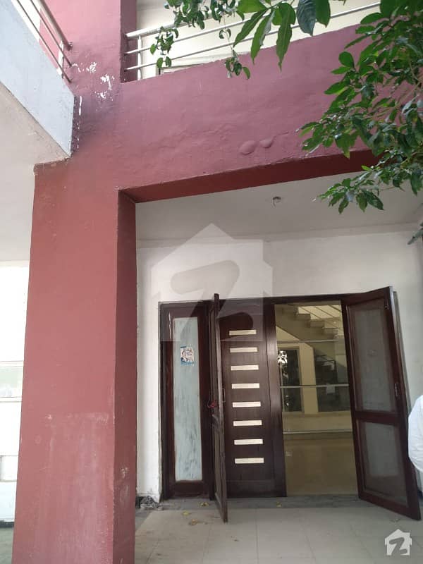 بحریہ ٹاؤن سفاری ولاز بحریہ ٹاؤن سیکٹر B بحریہ ٹاؤن لاہور میں 3 کمروں کا 8 مرلہ مکان 56 ہزار میں کرایہ پر دستیاب ہے۔