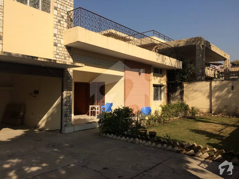 F7 666 SqYrd 600x100 House For Sale