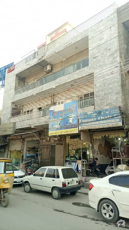 کوہاٹی بازار راولپنڈی میں 11 کمروں کا 9 مرلہ عمارت 9 کروڑ میں برائے فروخت۔