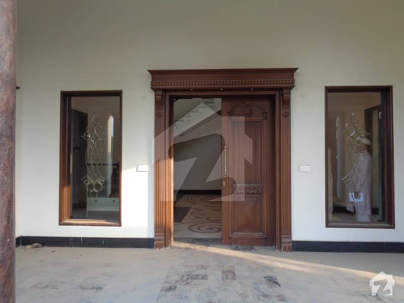Vip 38 Marla Bungalow For Sale At Raza Garden Canal Road Faisalabad