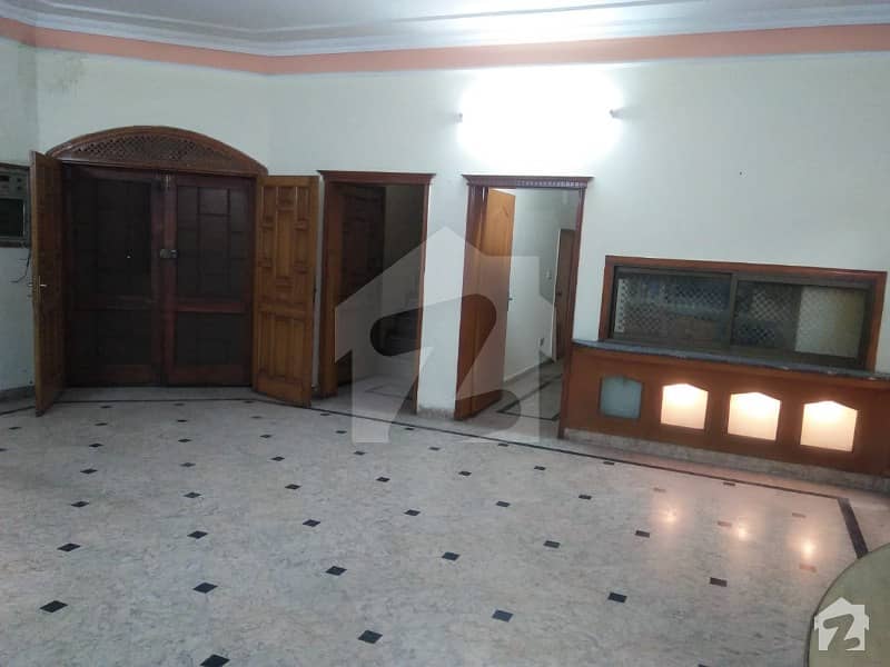 10 Marla Lower Portion Available For Rent In Wapda Town Lahore