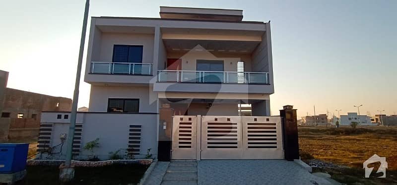 10 Marla Brand New House For Sale