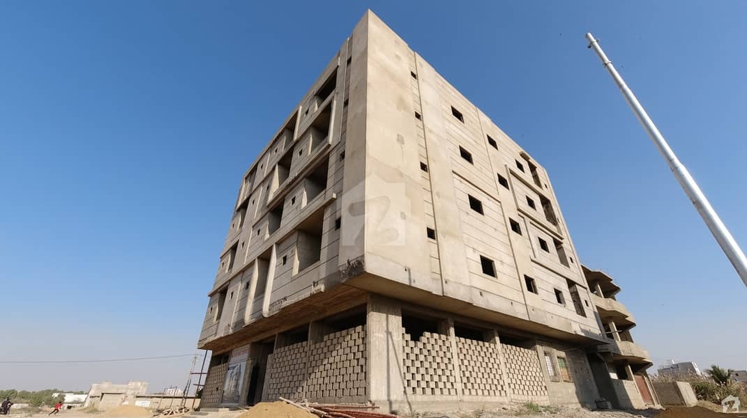 کوئٹہ ٹاؤن ۔ سیکٹر 18۔اے سکیم 33 - سیکٹر 18-اے سکیم 33 کراچی میں 2 کمروں کا 4 مرلہ فلیٹ 53 لاکھ میں برائے فروخت۔