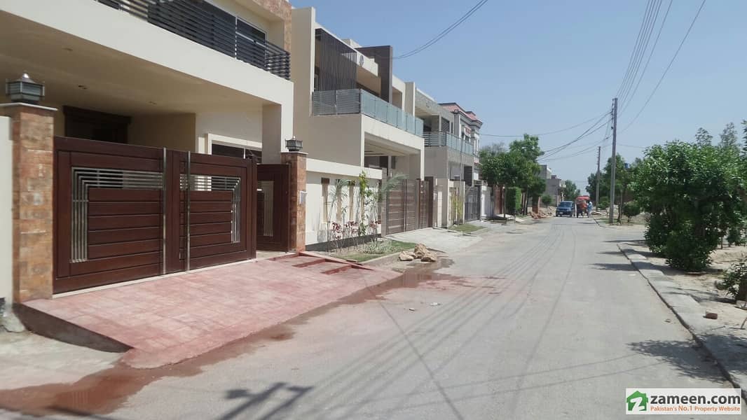 House For Sale In Tnt Colony Satina Road TECH Town (TNT Colony