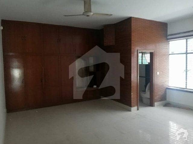 ڈی ایچ اے فیز 3 ڈیفنس (ڈی ایچ اے) لاہور میں 3 کمروں کا 1 کنال بالائی پورشن 65 ہزار میں کرایہ پر دستیاب ہے۔