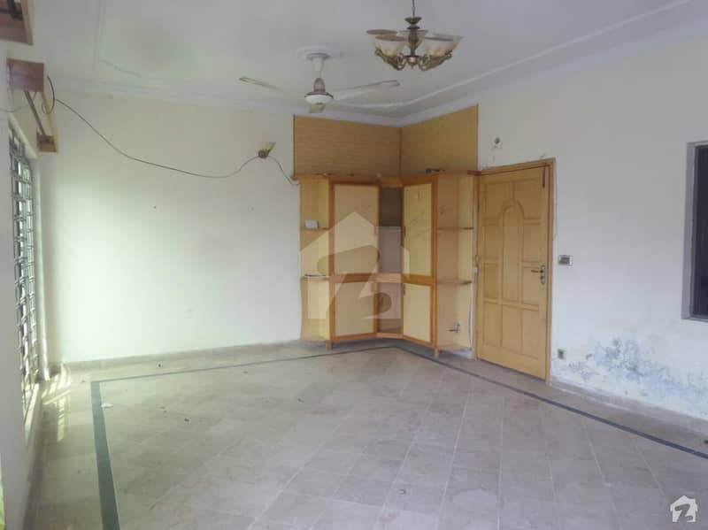 3200 Square Feet House Available For Rent In G-9