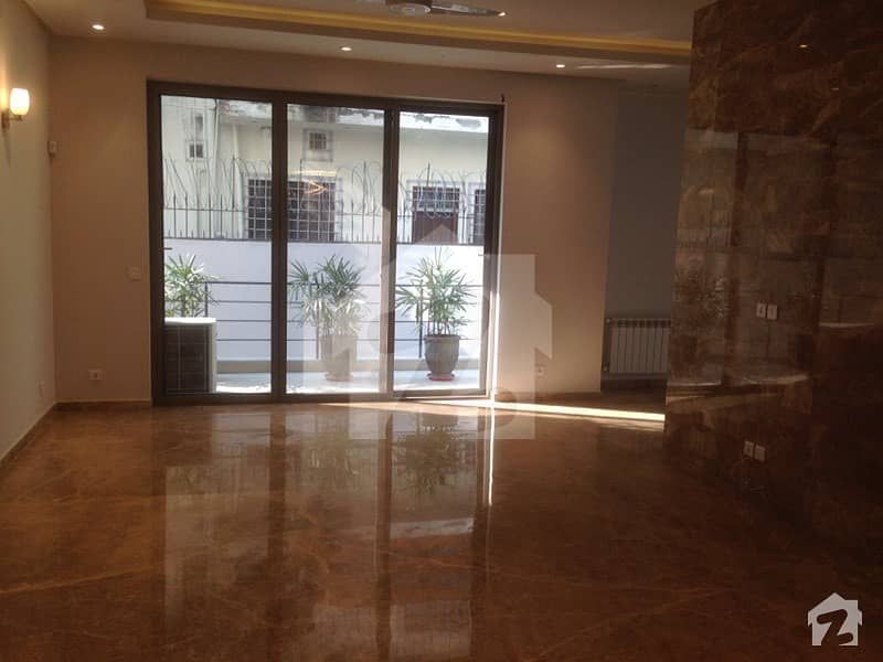 F7 Brand New Executive Apartment For Rent